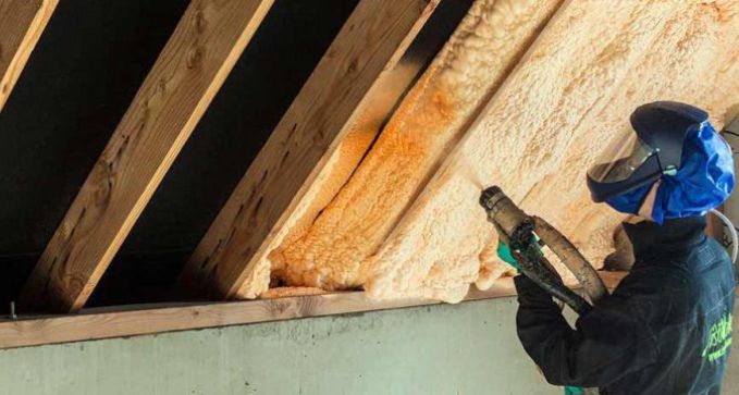 aislamientodecubiertayfachadaconpoliuretanoproyectadoenLorca Murcia 720w